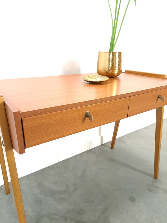 Image 1 of Formica desk with drawers