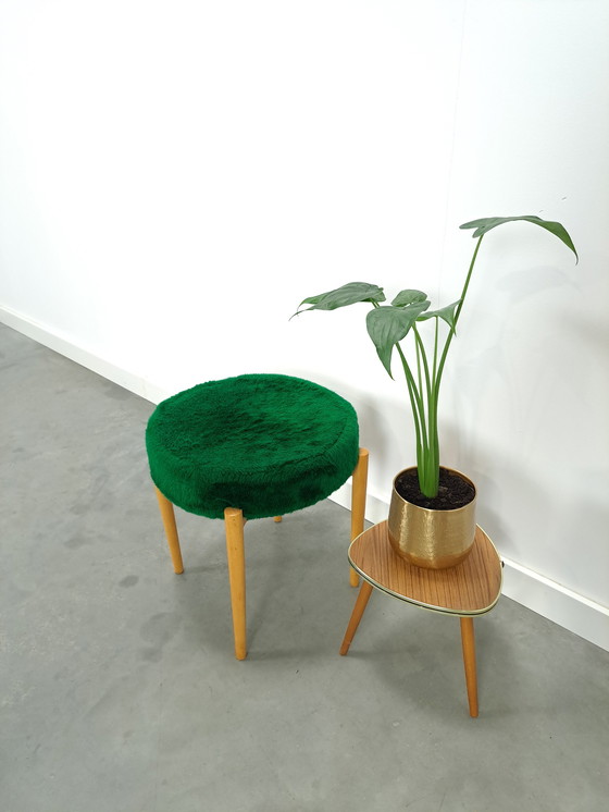 Image 1 of Tabouret en bois avec coussin vert vintage