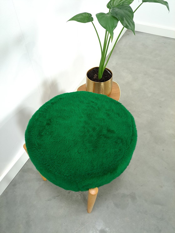 Image 1 of Tabouret en bois avec coussin vert vintage