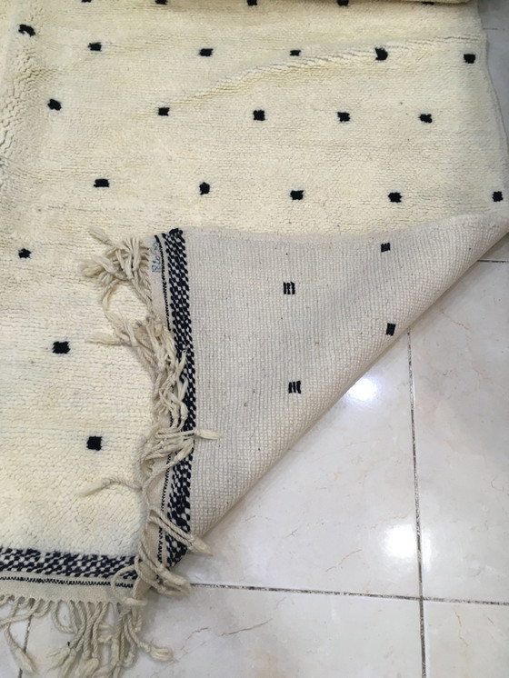 Image 1 of Exceptional Moroccan Berber M'rirt rug 3m03 x 2m17