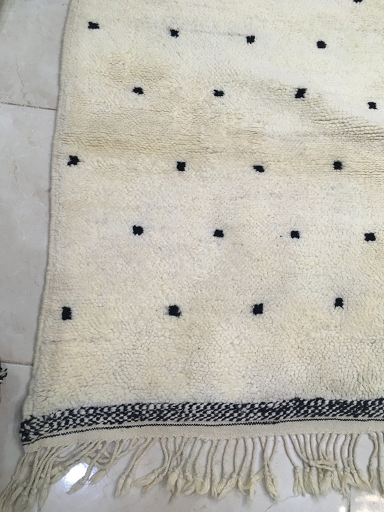 Image 1 of Exceptional Moroccan Berber M'rirt rug 3m03 x 2m17