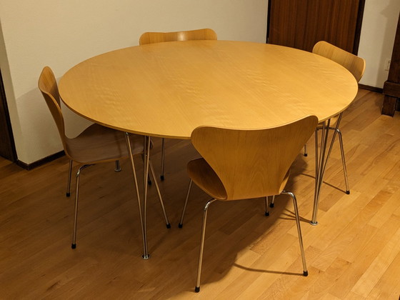 Image 1 of Fritz Hansen Piet Hein & Bruno Mathsson Table de salle à manger supercirculaire