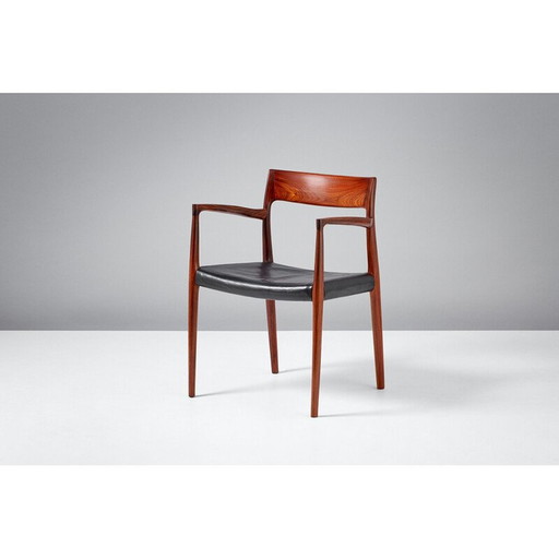 Set of 2 vintage model 57 chairs for Moller in black leather and rosewood