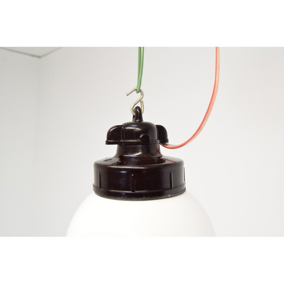 Image 1 of Lampada a sospensione industriale vintage in vetro, Cecoslovacchia, anni '50