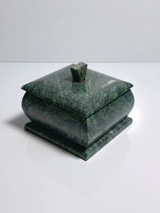 Image 1 of Vintage stone bonbonnière green box square shape lidded box marble