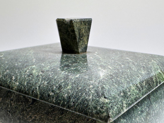 Image 1 of Vintage stone bonbonnière green box square shape lidded box marble