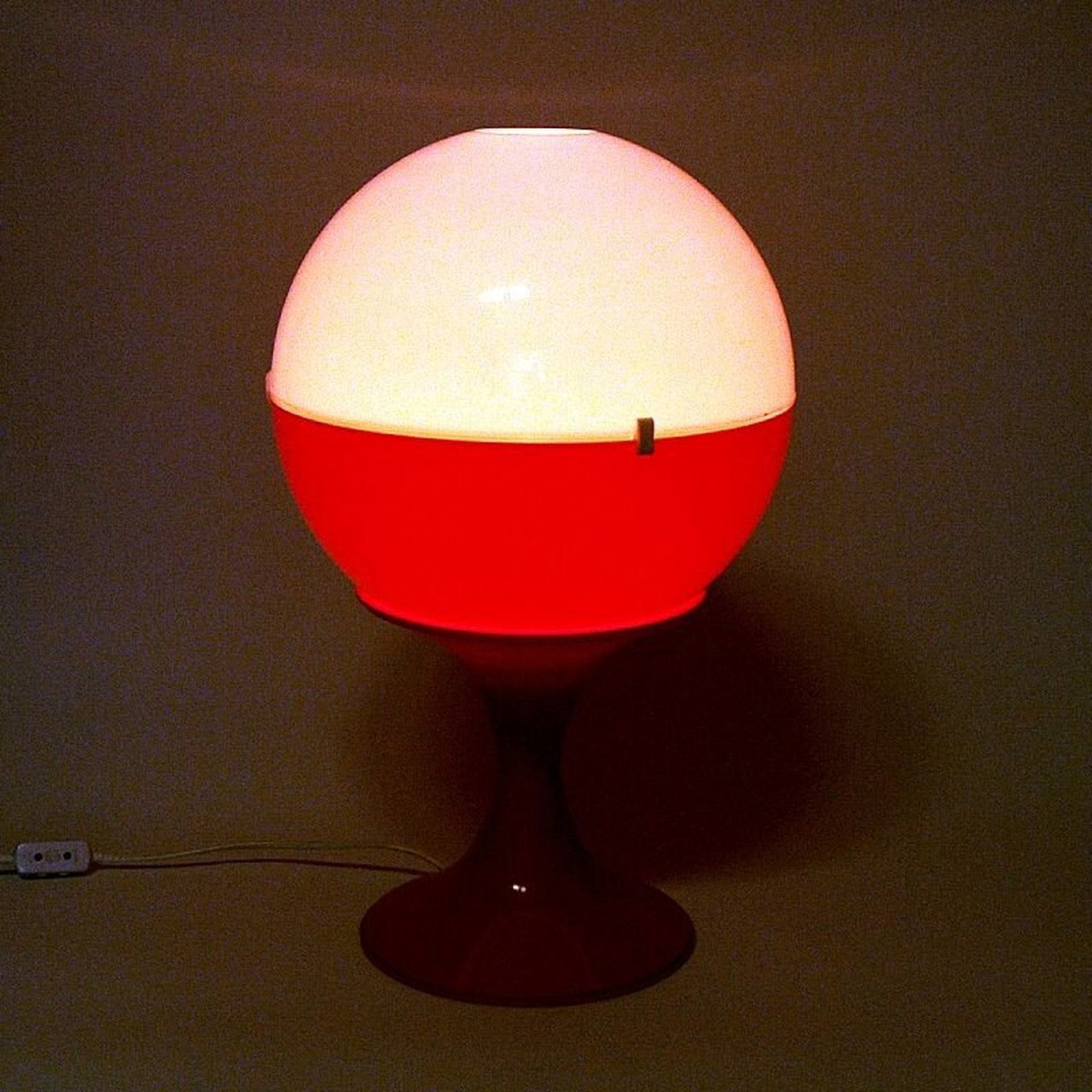 Vintage white and orange globe table lamp 1970 400 Whoppah