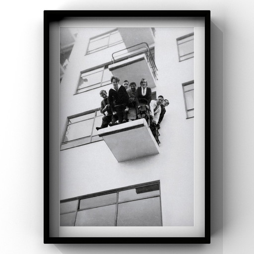 Photographie en noir et blanc du Bauhaus de Dessau, 1930 | Modernist Black and White Photography