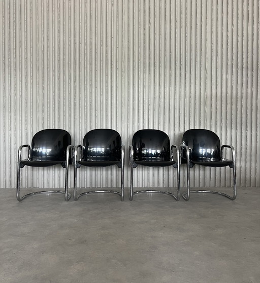 4x Chaises Dialogo par Afra & Tobia Scarpa