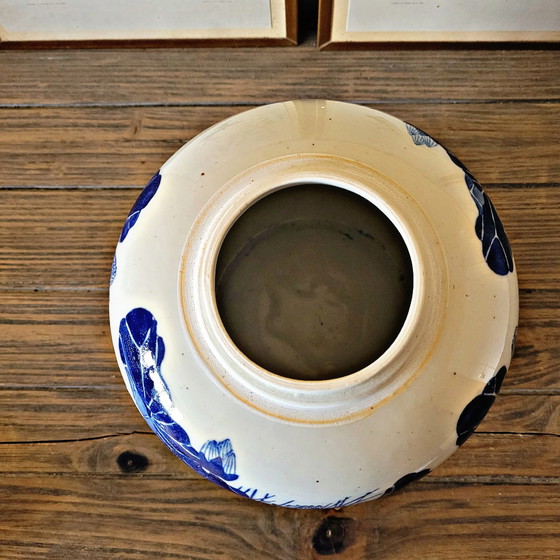 Image 1 of Chinese ceramic ginger pot / vase with white and blue decoration of birds and plants