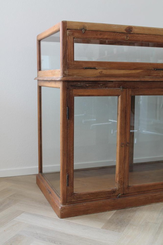 Image 1 of Glass display cabinet