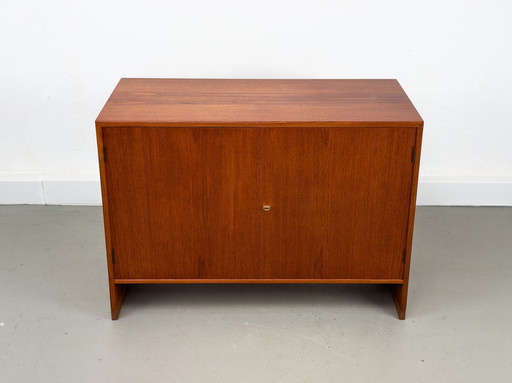 Ry-100 Teak Cabinet By Hans J. Wegner For Ry Møbler, 1959