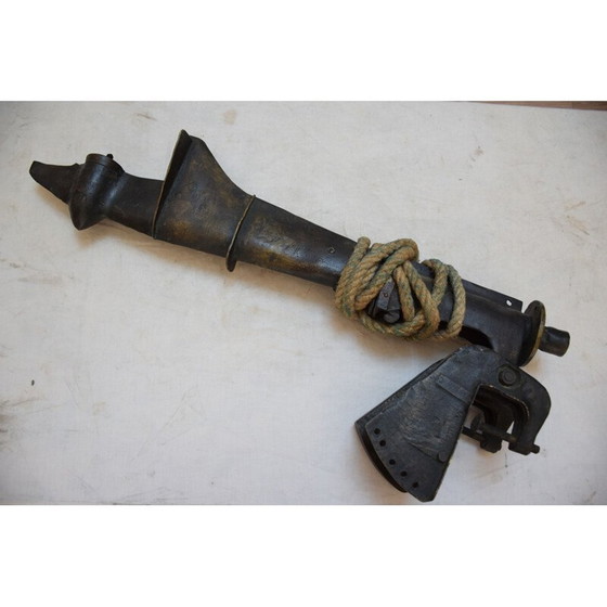 Image 1 of Eje de motor antiguo y cuerda de Peter Klasen