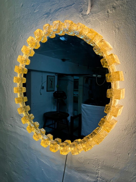 Image 1 of Specchio vintage in lucite con retroilluminazione Hillebrand, anni '70 circa