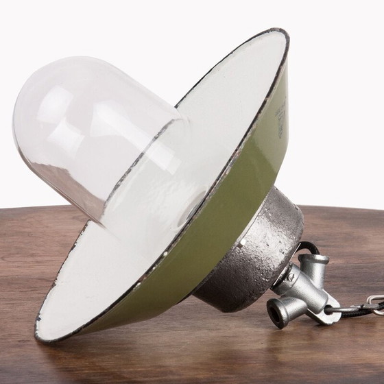 Image 1 of Lampada a sospensione vintage in vetro con catena in acciaio lucido di Energo-Metalowa, Polonia 1960