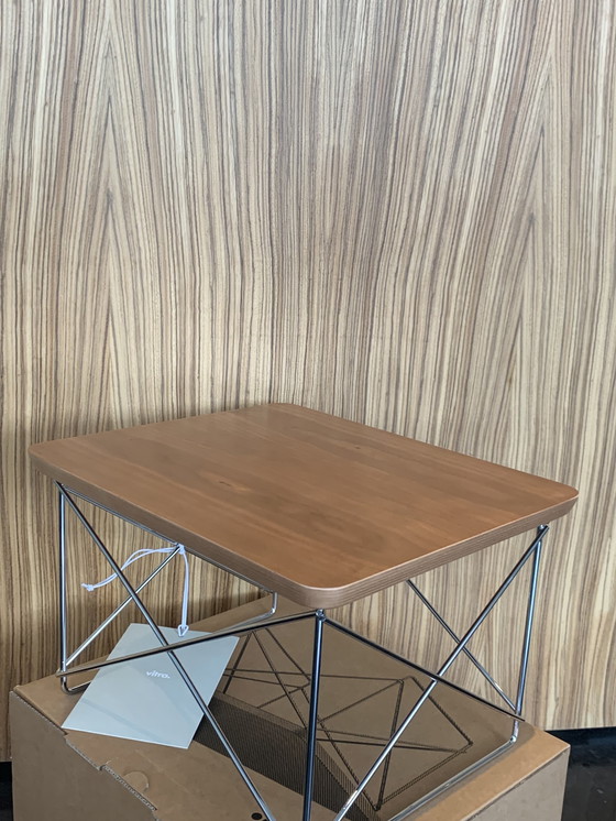 Image 1 of Vitra Charles & Ray Eames LTR table d'appoint