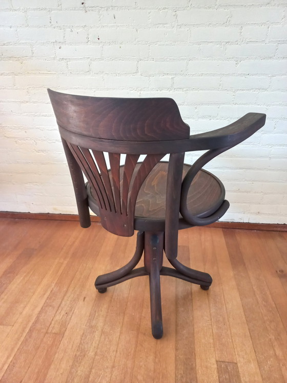 Image 1 of Sedia girevole in legno del capitano