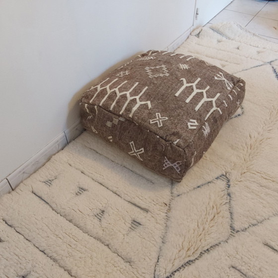 Image 1 of Berber cushion