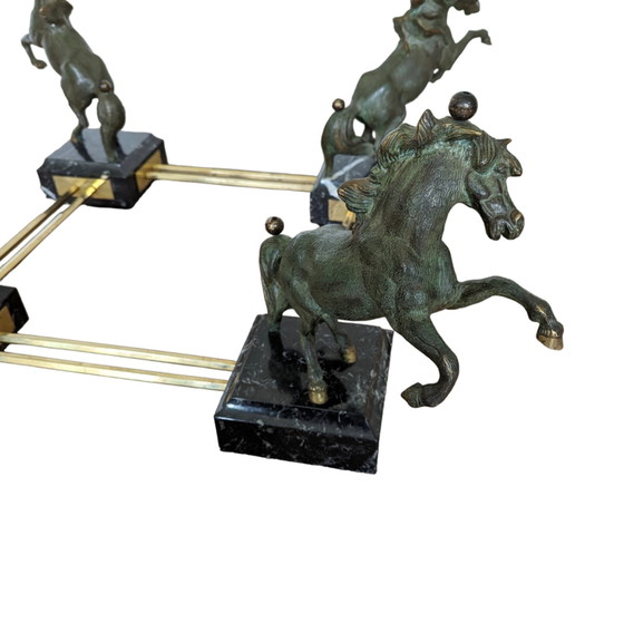 Image 1 of Table basse vintage bronze laiton chevaux