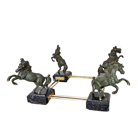 Image 1 of Table basse vintage bronze laiton chevaux