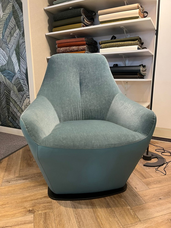 Image 1 of Leolux Cantate armchair