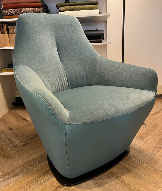 Image 1 of Leolux Cantate armchair