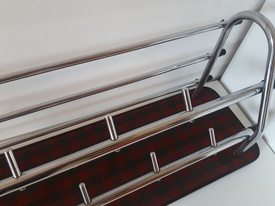 Image 1 of Porte-manteau vintage à damier rouge