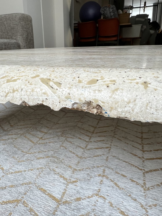 Image 1 of Table basse italienne en travertin 1970