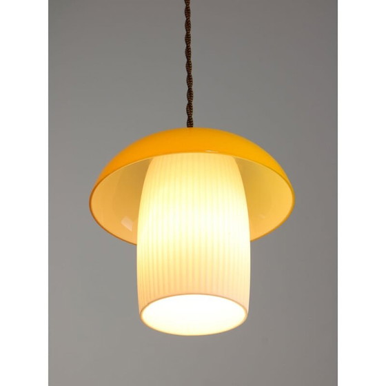 Image 1 of Lámpara colgante Mushroom de latón y vidrio amarillo de mediados de siglo