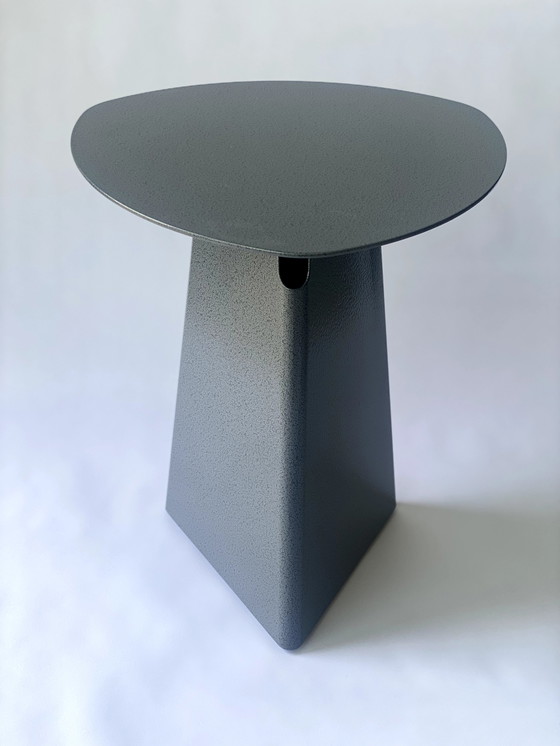 Image 1 of Pode Roderick Vos side table metal