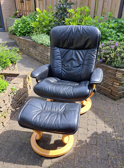 Fauteuil inclinable Stressless avec pouf