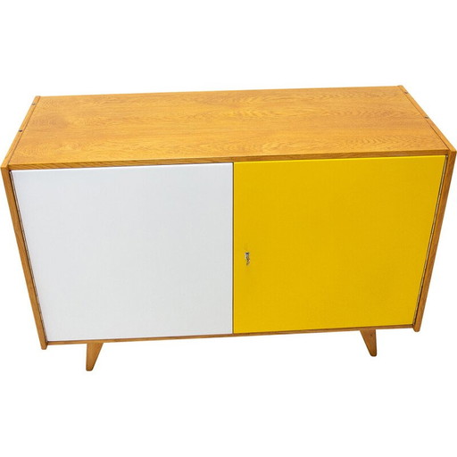 Vintage U-450 highboard in beech by Jiří Jiroutek for Interiér Praha, Czechoslovakia 1960