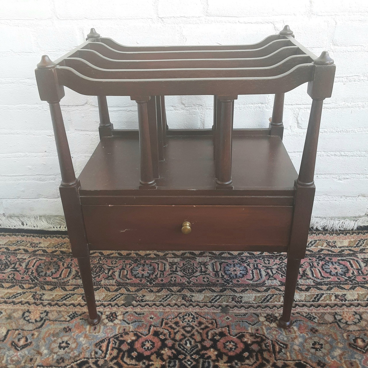 Mobiletto porta dischi in legno d'epoca