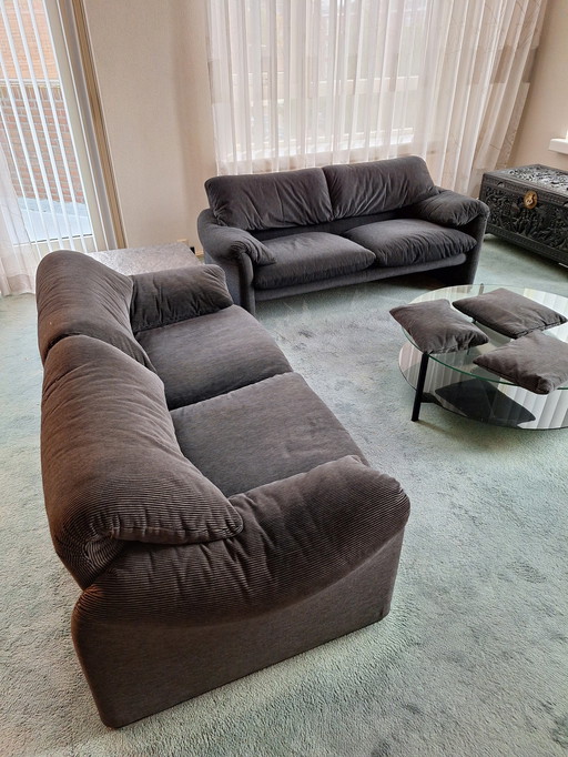 2x Cassina Maralunga 675 sofas