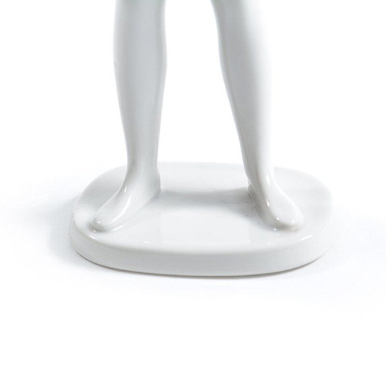 Image 1 of Statua di donna in porcellana bianca d'epoca, Cecoslovacchia 1960