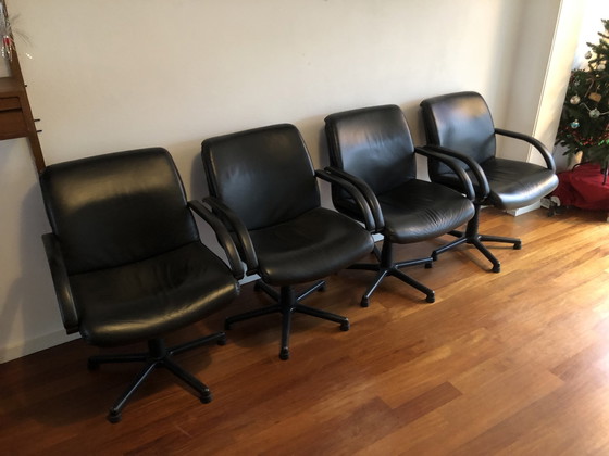 Image 1 of 6x Artifort executive chairs