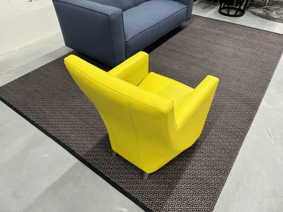 Image 1 of Fauteuil Leolux Dolcinea Cuir jaune canari