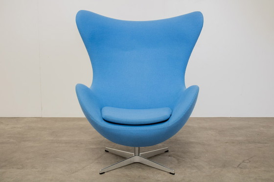 Image 1 of Fritz Hansen Egg Chair blue