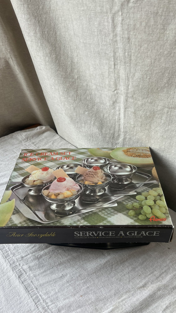 Image 1 of Coupes vintage en acier inoxydable argenté nouvelles dans leur boîte