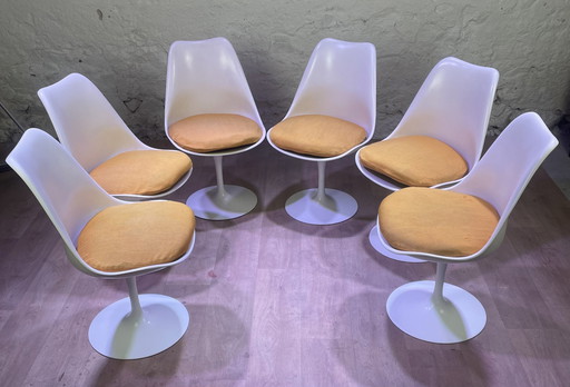 Set of 6 Eero Saarinen Chairs For Knoll 1960s