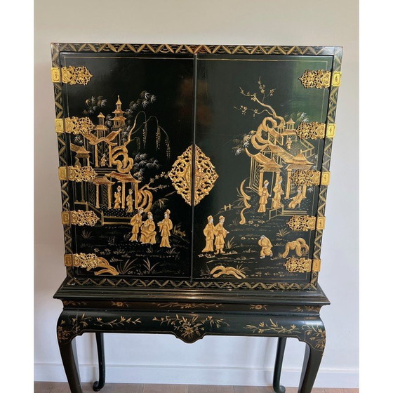 Image 1 of Vintage display cabinet in Chinese lacquer and gilding, France 1940