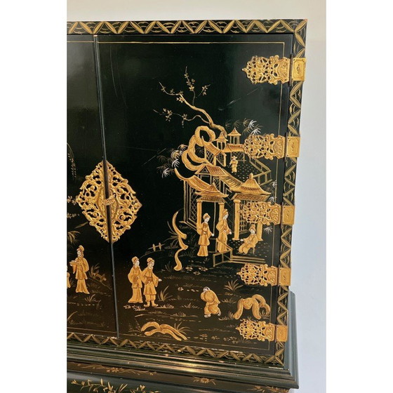 Image 1 of Vintage display cabinet in Chinese lacquer and gilding, France 1940