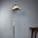 Lampada da terra Hollywood Regency Perspex Ottone