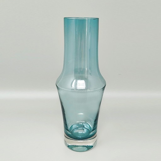 1970 Étonnant Vase bleu clair #1376 par Tamara Aladin Vase pour Riihimaki/Riihimaen Lasi Oy