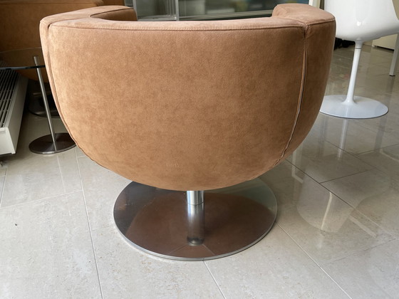 Image 1 of 2x B&B Italia Tulip swivel chairs