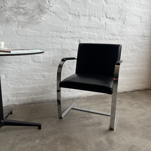 Knoll International - Brno cantilever chair - Black leather