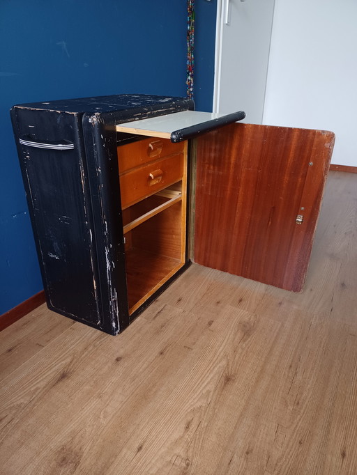 Armoire Wella vintage