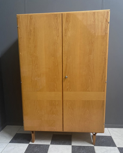 Armoire suspendue en bois de frêne par František Mezulánik pour Novy Domov