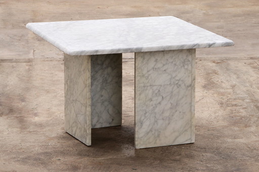 Italian Marble coffee table timeless design from the 70s