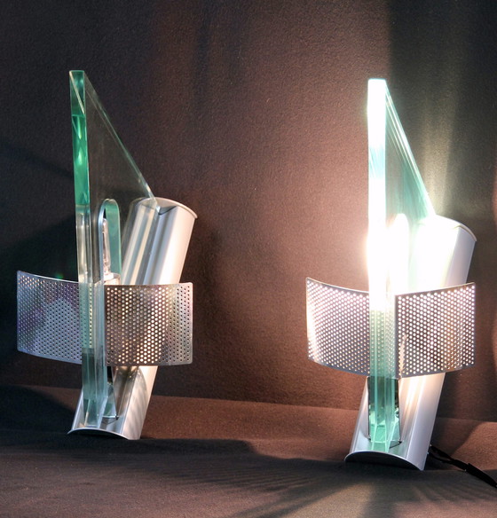 Image 1 of Artemide, Modern Triangular Wall Lamps Fin 20è Siècle "Icaro" By Carlo Forcolini